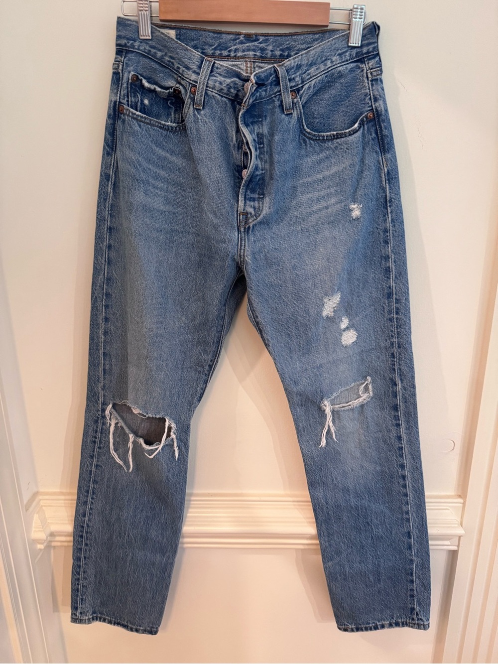 Levi 501 28x30 Distressed Blue Denim Jeans